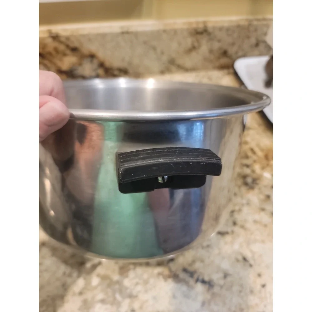 Vintage Flavorseal by Pluramelt  Stainless Steel 18-8 6QT Sauce Pot